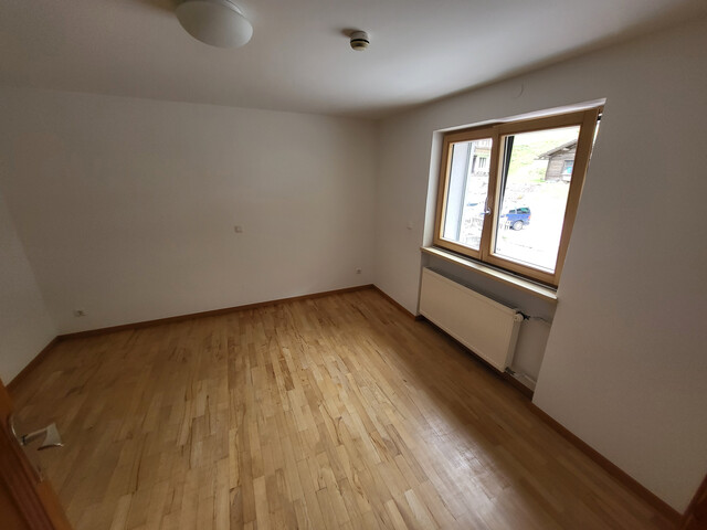 Schöne 4-Zimmer-Wohnung mit Balkon und Terrasse, in ruhiger Lage mit Ausblick ins Grüne