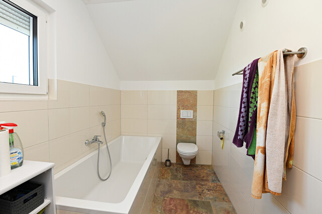 Gartentraum! Neuwertiges Einfamilienhaus mit tollem Garten in idyllischer Lage