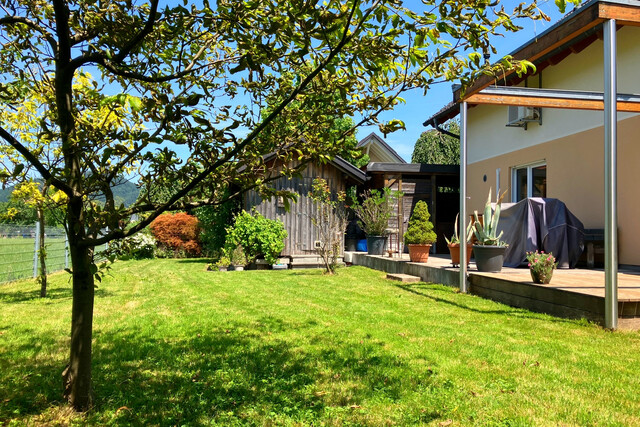 Gartentraum! Neuwertiges Einfamilienhaus mit tollem Garten in idyllischer Lage