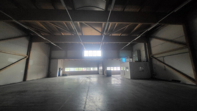 Mäder - Lager- und Produktionsflächen im EG mit ca. 878 m² 