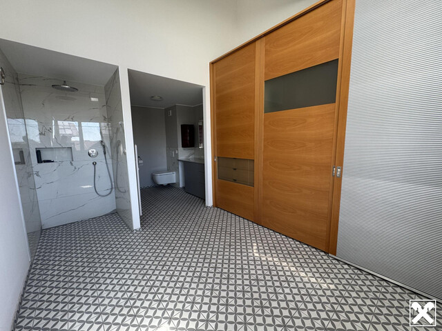 Außergewöhnliche Maisonettewohnung mit Tiefgaragenplatz