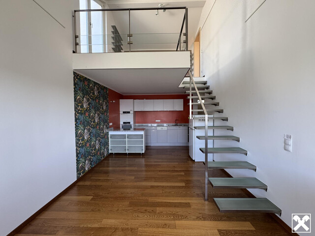 Außergewöhnliche Maisonettewohnung mit Tiefgaragenplatz