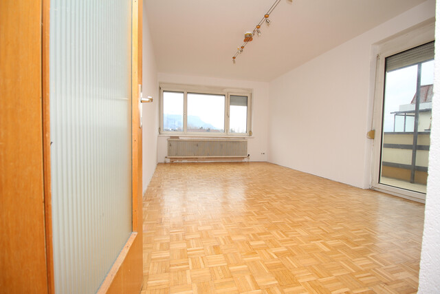 4 1/2 Zimmer-Wohnung - gute Lage - renovierungsbedürftig - provisionsfrei