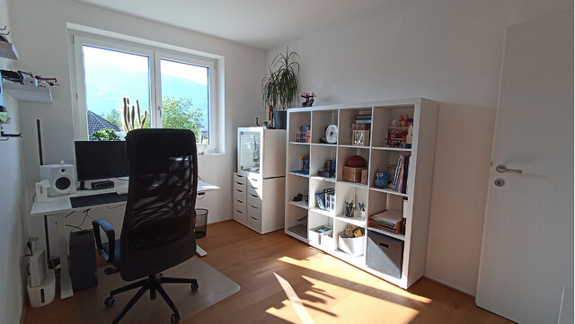 Moderne Dachgeschoss-Wohnung mit großzügiger Sonnen-Terrasse und Tiefgaragenplatz - PROVISIONSFREI