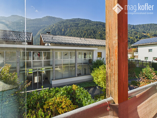 Schöne 2-Zimmer-Wohnung mit großer Veranda – ideal als Anlage