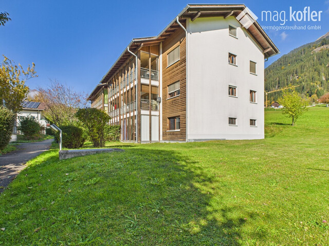 Schöne 2-Zimmer-Wohnung mit großer Veranda – ideal als Anlage