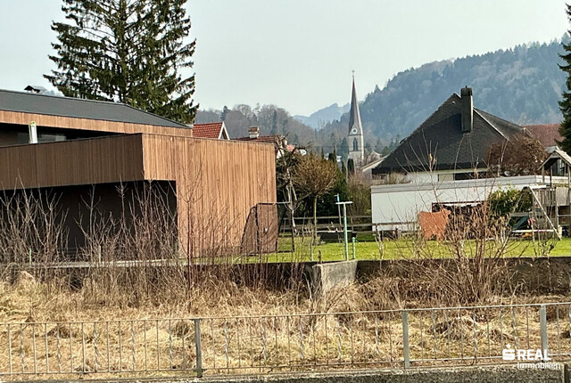 Sonniges Grundstück in zentraler Lage von Schwarzach