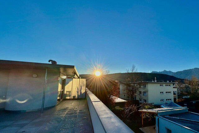 Tolle 5-Zimmer-Wohnung 120 m² mit Dachterrasse und 2 Carports 