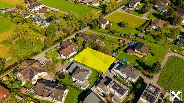 Grenznah & ruhig – Teilbares Grundstück