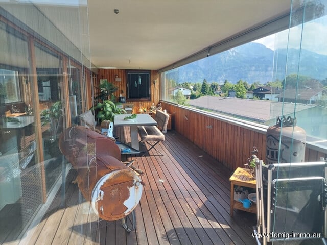 Attraktives Penthouse mit phantastischem Blick ins umliegende Grün und die Schweizer Berge zu verkaufen!