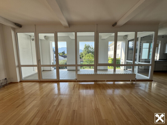 Lichtdurchflutete 5-Zimmerwohnung mit großer Loggia