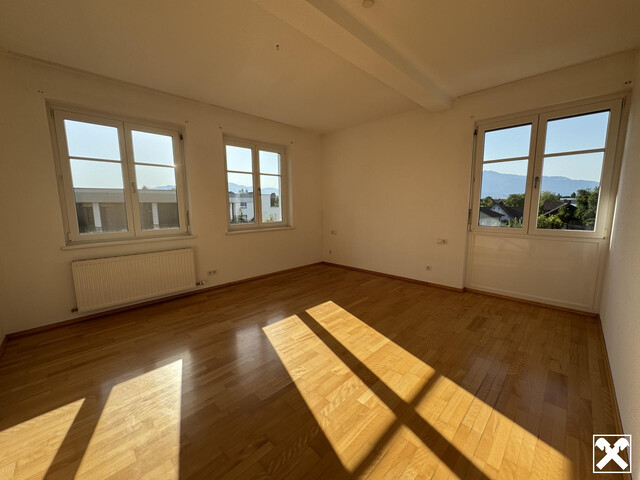 Lichtdurchflutete 5-Zimmerwohnung mit großer Loggia
