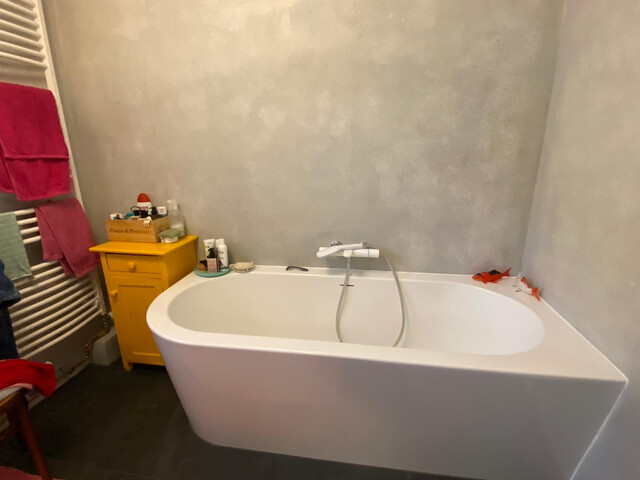 Schöne Wohnung/halbes Haus in schönem Wohngebiet 
