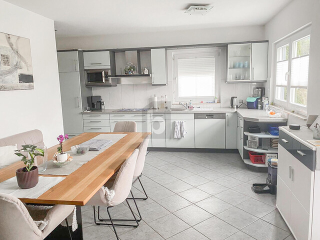 CHARMANT IN SONNIGER RUHELAGE