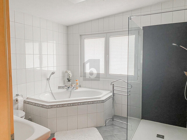 CHARMANT IN SONNIGER RUHELAGE