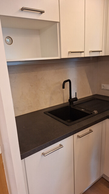 Neu sanierte Dachgeschosswohnung zur Miete in Top-Lage! 