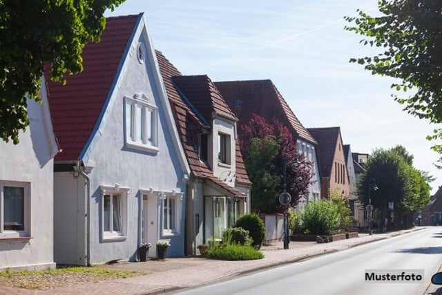 Einfamilienhaus mit Garage