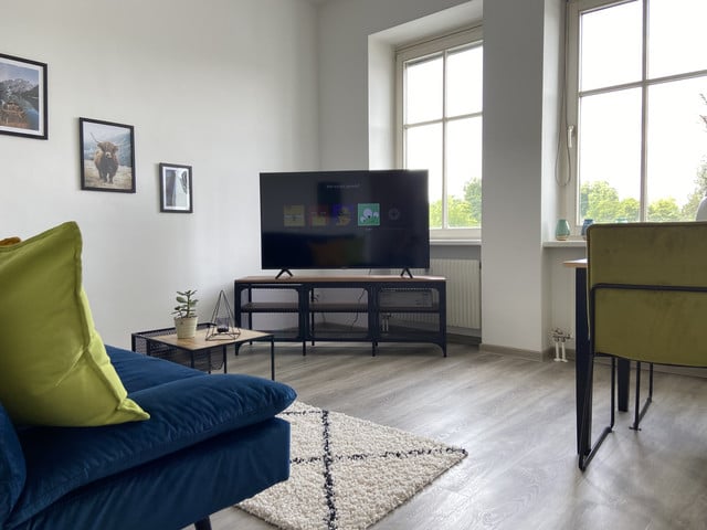 Charmante voll möblierte 2-Zimmer-Stadtwohnung direkt am See