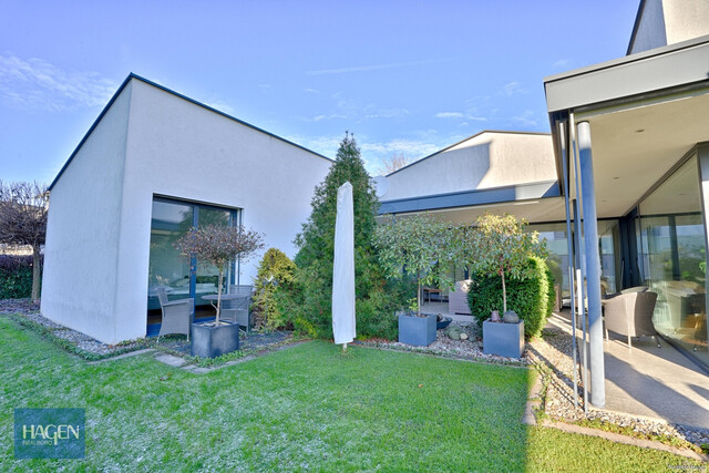 Stilvolle Eleganz trifft höchsten Wohnkomfort – Bungalow in Lustenau