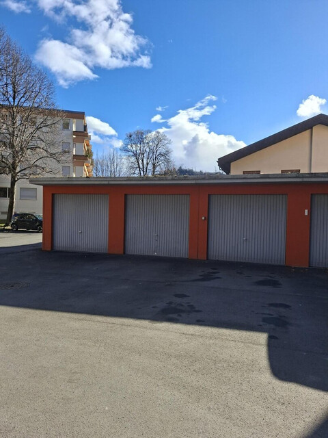 Großzügige 4-Zimmerwohnung in Feldkirch mit Balkon und Garage und herrlichem Ausblick!