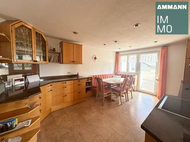 Zuhause im Zentrum: Großzügige Dachgeschosswohnung mit Dachterrasse zu vermieten