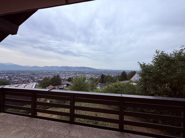 Lichtdurchflutete Maisonette mit Panoramablick – Wohlfühloase mitten im Grünen