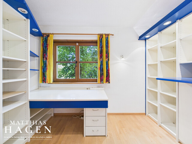 Wohnen mit Weitblick – Einfamilienhaus auf zwei Grundstücken in ruhiger Lage von Frastanz!