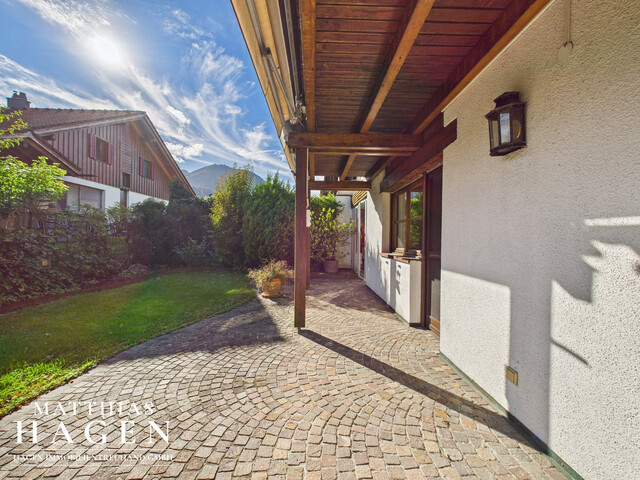 Wohnen mit Weitblick – Einfamilienhaus auf zwei Grundstücken in ruhiger Lage von Frastanz!