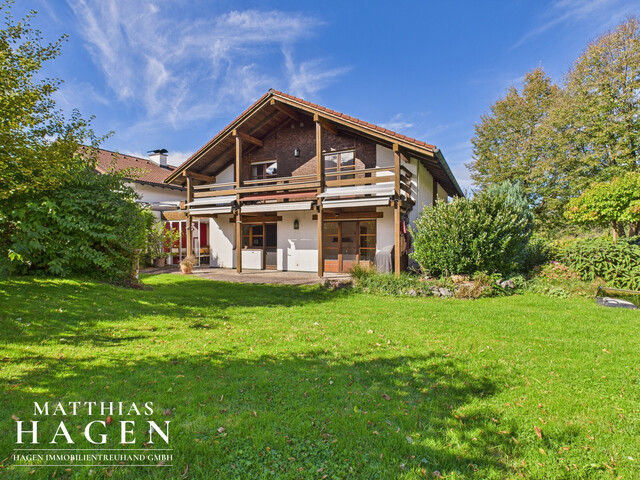 Wohnen mit Weitblick – Einfamilienhaus auf zwei Grundstücken in ruhiger Lage von Frastanz!
