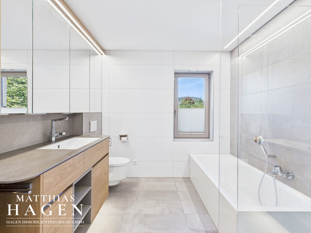 Wohnen mit Weitblick – Einfamilienhaus auf zwei Grundstücken in ruhiger Lage von Frastanz!