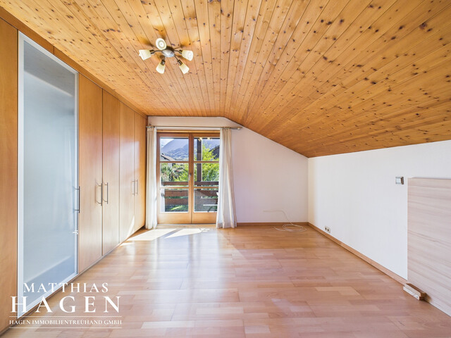 Wohnen mit Weitblick – Einfamilienhaus auf zwei Grundstücken in ruhiger Lage von Frastanz!