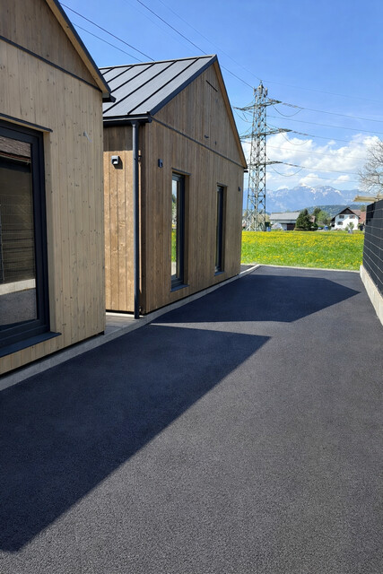 Neubau Einfamilienhaus mit Terrasse, Garten, Parkplatz  &  Extras in Toplage!