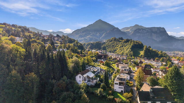 Eine Klasse für sich – lichtdurchflutete Villa mit großzügigem Masterbereich und einzigartige Aussicht!