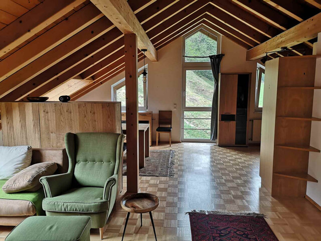 Helle 3-Zimmer Wohnung im Dachgeschoss ab 01.01.2027 zu vermieten 