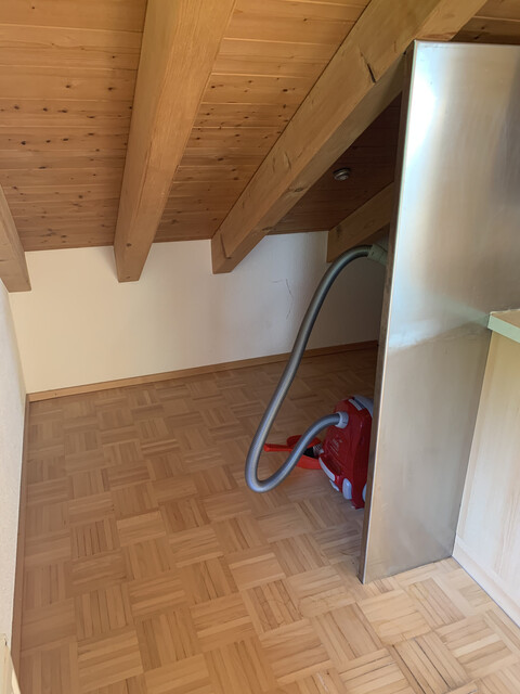 Helle 3-Zimmer Wohnung im Dachgeschoss ab 01.01.2027 zu vermieten 
