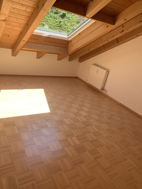 Helle 3-Zimmer Wohnung im Dachgeschoss ab 01.01.2027 zu vermieten 