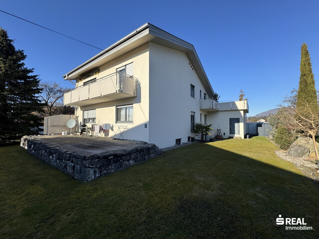 Gepflegtes Zweifamilienhaus in unschlagbarer Lage!