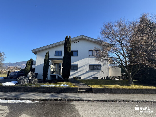 Gepflegtes Zweifamilienhaus in unschlagbarer Lage!