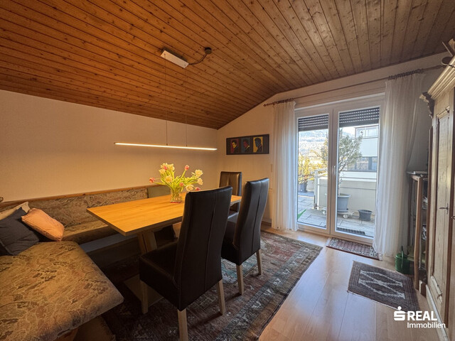 Gepflegtes Zweifamilienhaus in unschlagbarer Lage!