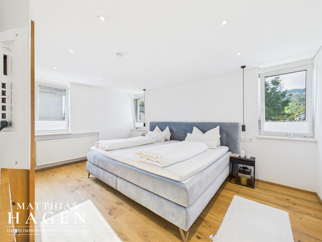 Einfamilienhaus mit großem Grundstück und Gartenparadies in Höchst