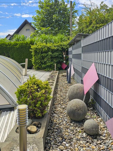 Doppelhaushälfte mit überdachtem Pool in Ruhelage in Bregenz