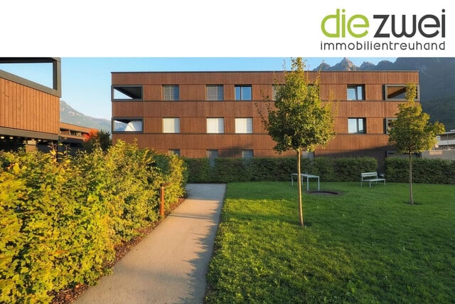 Neuwertige 3-Zimmer-Wohnung in zentraler Grünlage mit Bergpanorama