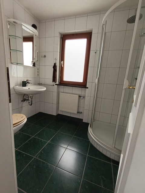 🏡 Gartenwohnung mit Einfamilienhaus-Charakter – 190 m² Südgarten, Pool & großer Keller