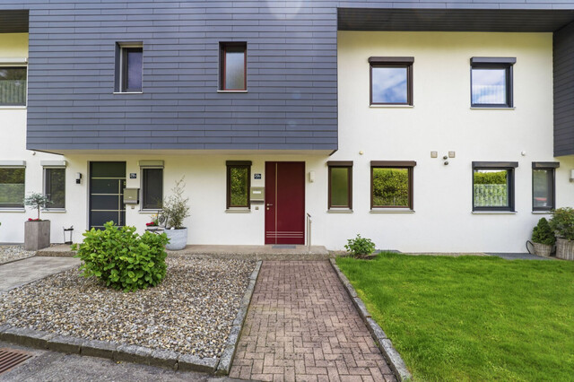 Riesiges Reihenhaus in Ruhelage mit schönem Garten