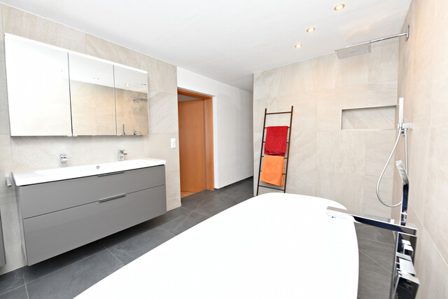 Wohnen wie im Reihenhaus - große Wohnung mit tollem Garten und viel Platz