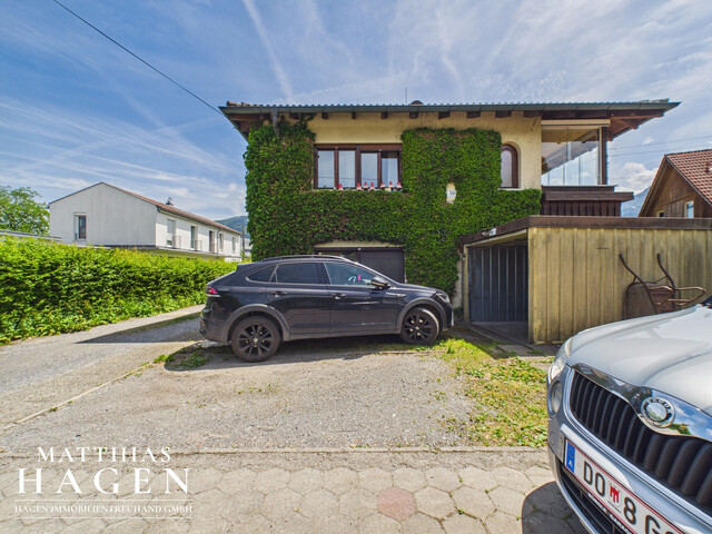 Großzügige Familienwohnung mit Garten, Loggia und Garage