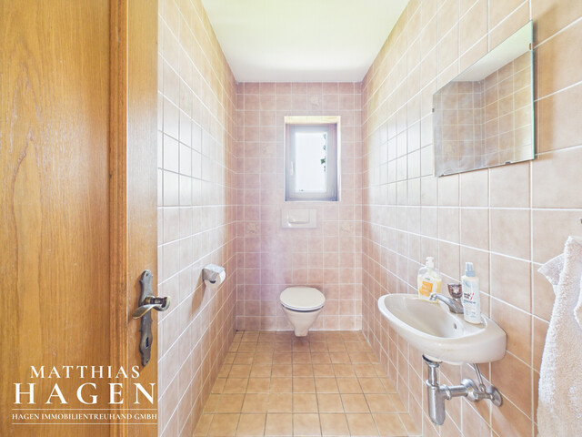Großzügige Familienwohnung mit Garten, Loggia und Garage