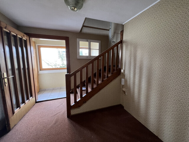 CHARMANTES EINFAMILIENHAUS MIT GROSSEM GRUNDSTÜCK