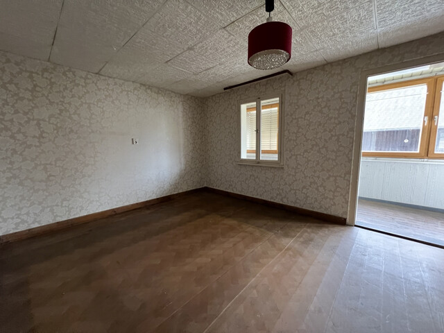 CHARMANTES EINFAMILIENHAUS MIT GROSSEM GRUNDSTÜCK