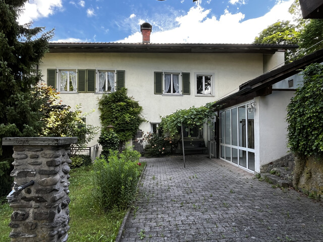 Traditionsreiches Wohnhaus mit großzügigem Grundstück in Rankweil